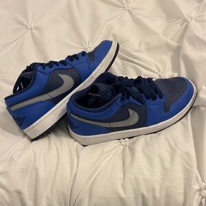 Nike Women’s Blue and Black Sneakers